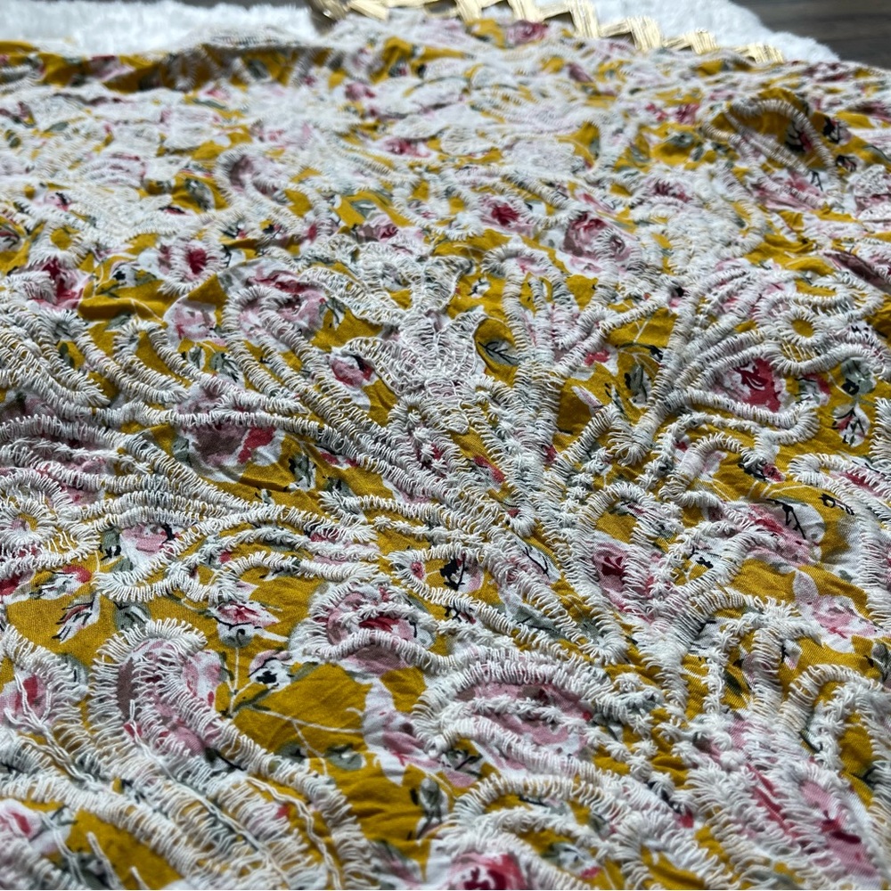 Solitaire Floral Embroidery Stitch Top - Picture 3 of 10